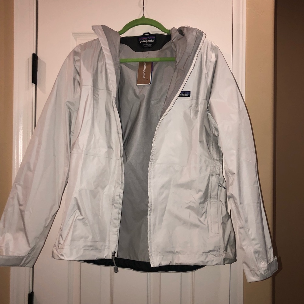 NWT SM PATAGONIA TORRENTSHELL JACKET birch white